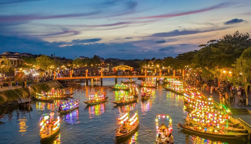 Hội An – Vẻ đẹp cổ kính và yên bình bên dòng sông Hoài